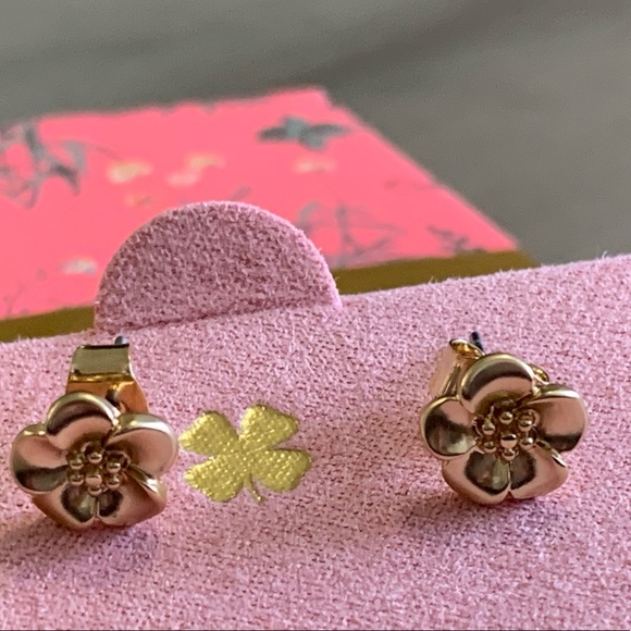 Lucky Brand flower stud earrings, gold tone, new - Picture 5 of 6